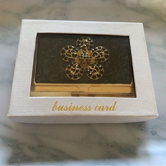 Card holder - Picture 1 of 4